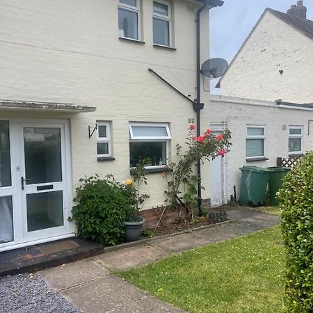 House Number 8 Sleeps Up To 6 People With Smart Tvs In Every Room Wellington  Dış mekan fotoğraf