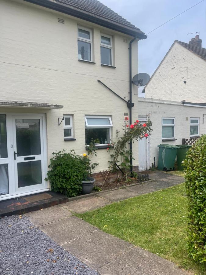 House Number 8 Sleeps Up To 6 People With Smart Tvs In Every Room Wellington  Dış mekan fotoğraf